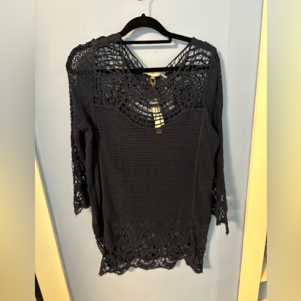 Capri navy blue crocheted blouse